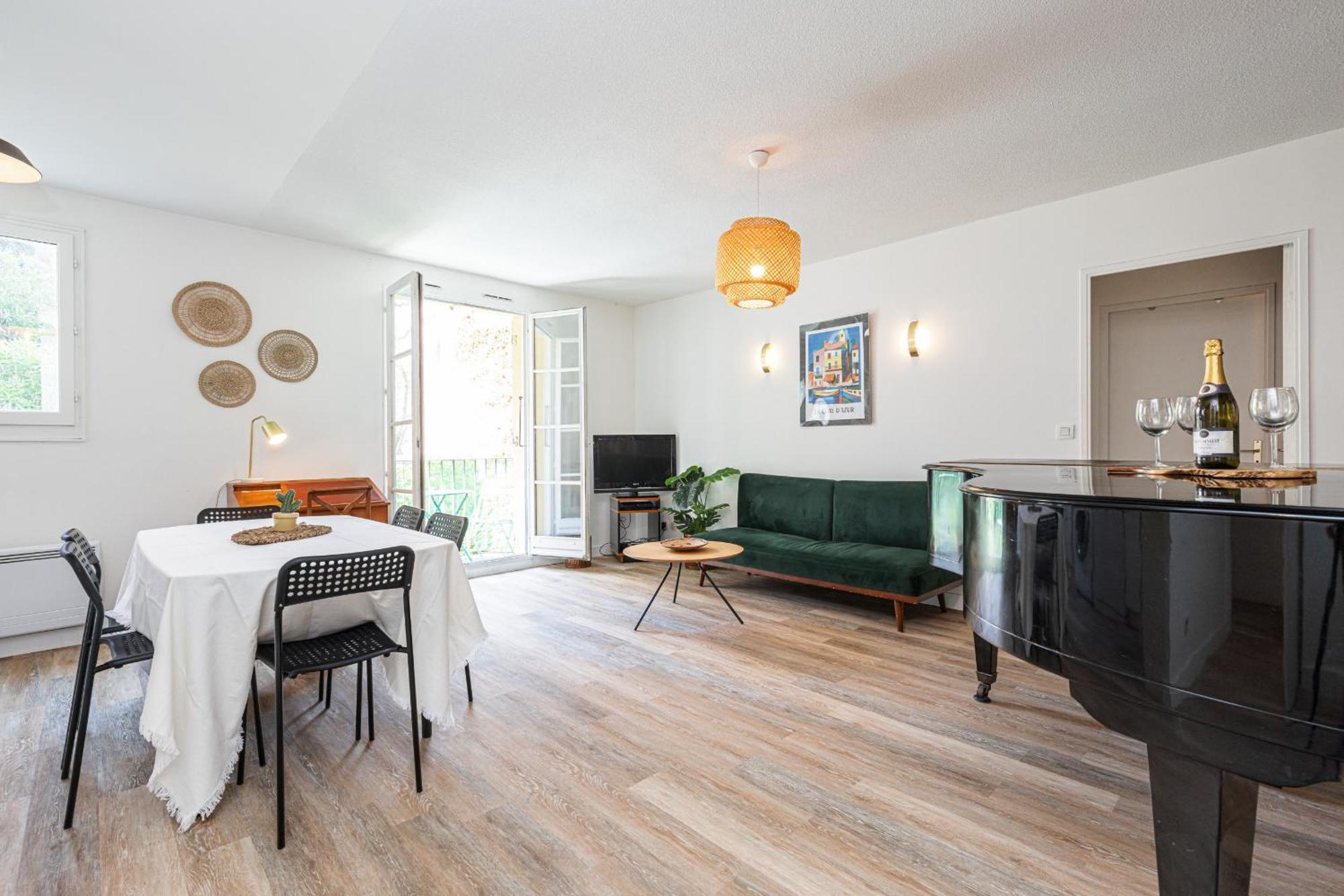 Appartement 2 Bdrs & Parking In The Old Town ! Nice