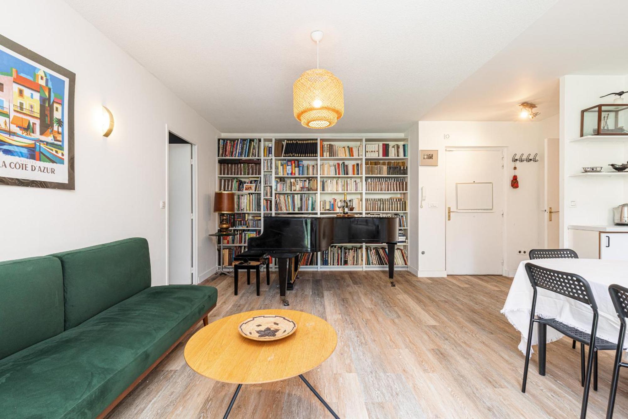Appartement 2 Bdrs & Parking In The Old Town ! *